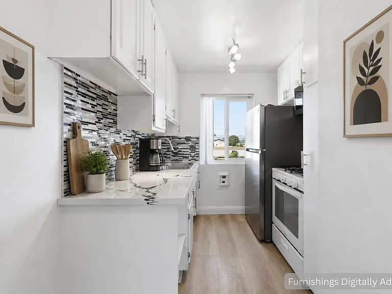 Sunrise Manor — Photo 4