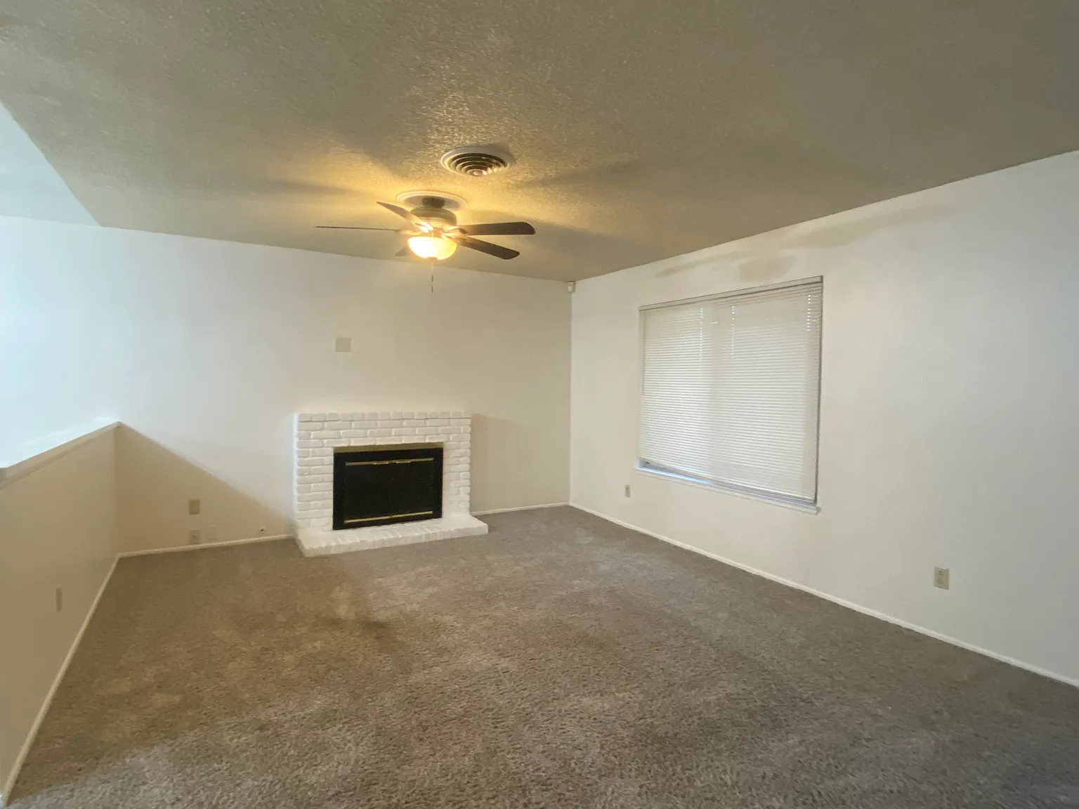 3 bed, 1176 sqft, $2,195 — Photo 3
