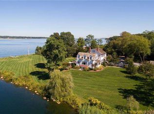 317 Vineyard Rd, Halesite, NY 11743