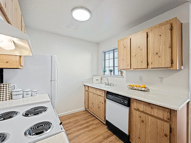 Country Brook Rental Condos — Photo 38