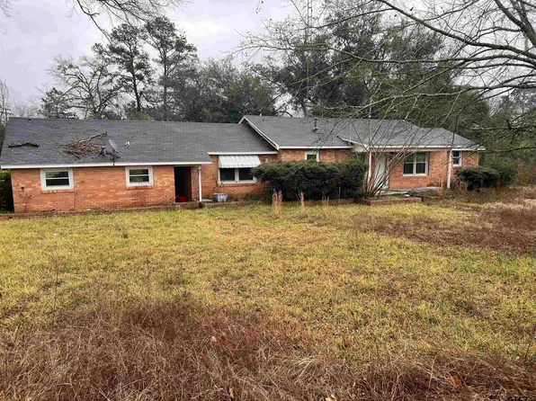 9061 County Road 152 N, Overton, TX 75684