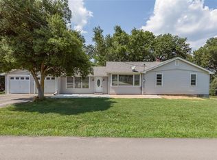 631 Riverview Dr, Pevely, MO 63070