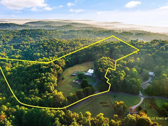 2nd image of 340 Pattie Gap Rd