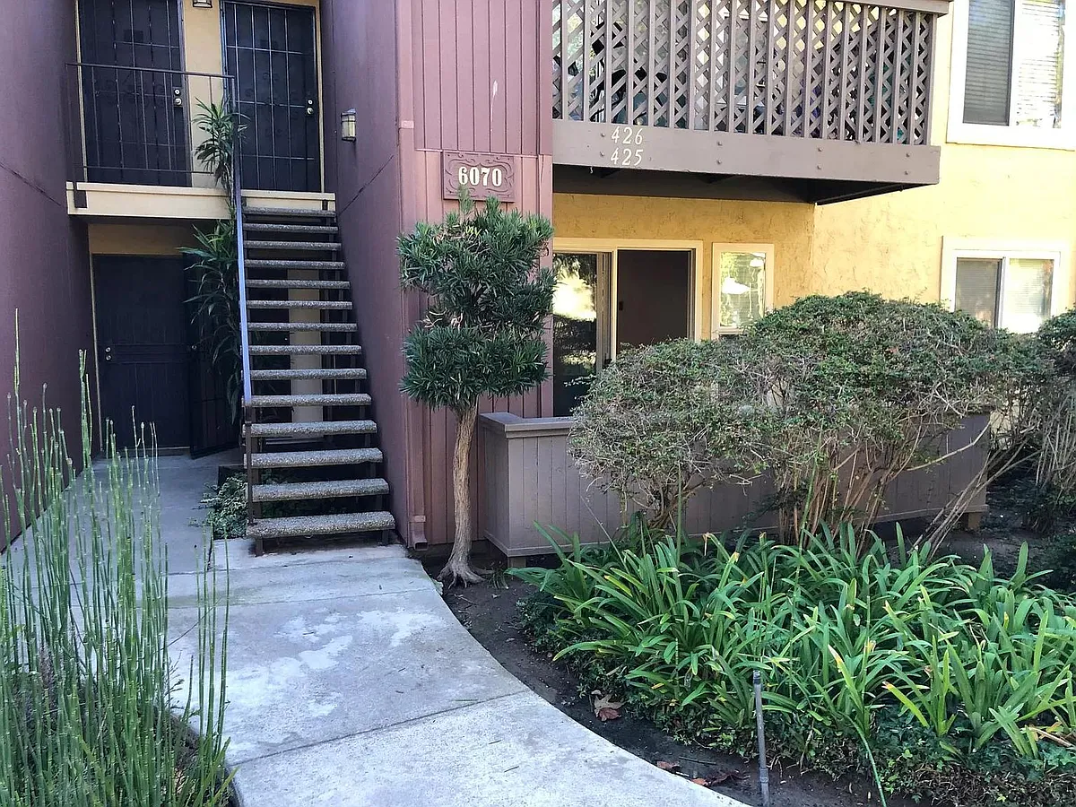 Photo 2 of 24 - 6070 Rancho Mission Rd #425 - San Diego, CA Building Photo - 6070 Rancho Mission Rd #425