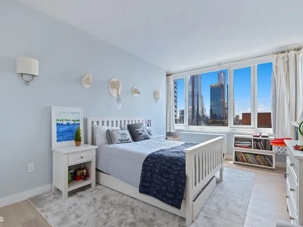 635 West 42nd Street 27A image 20 of 20