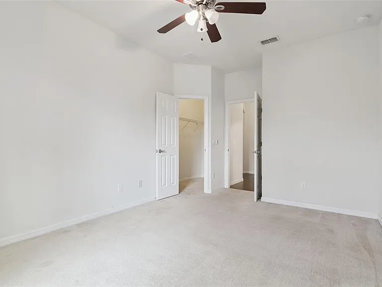 660 Fanning Dr — Photo 22