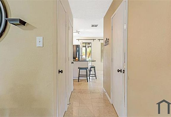 4th image of 2345 Maple Dr