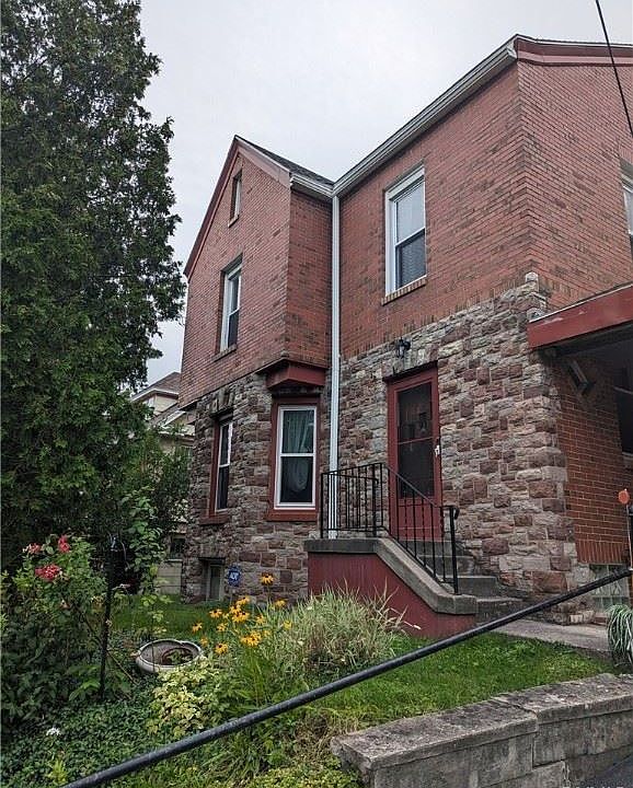 1st image of 220 Dorothy St