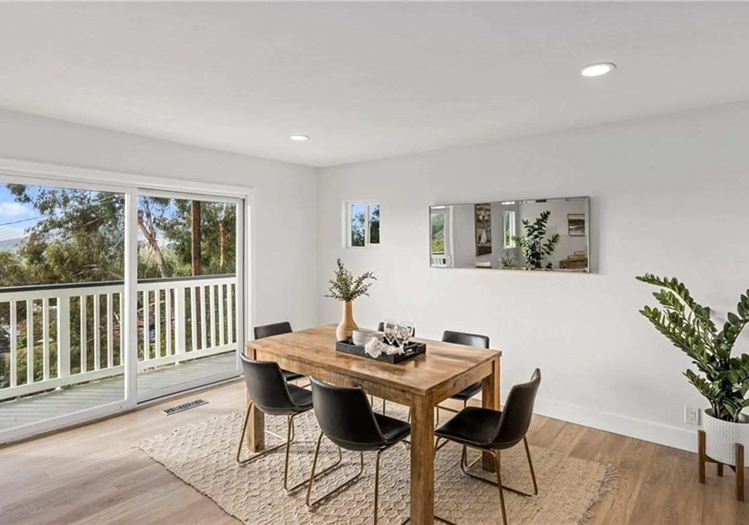 Fabulous Home Off Of Grand Avenue Area Available For Rent!! 5 Large Beds 3.5 Baths — Photo 4