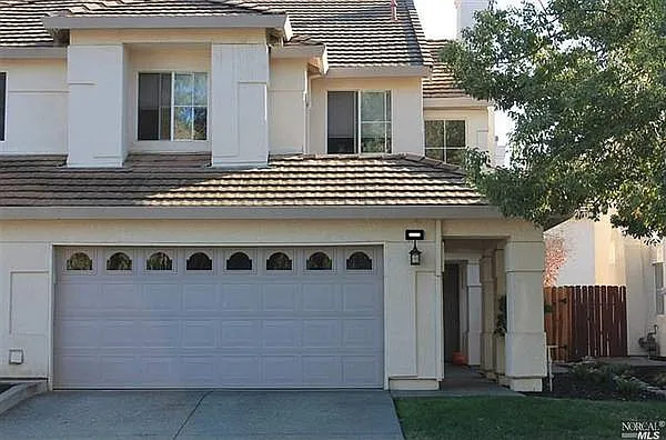 812 Syracuse Dr — Photo 1