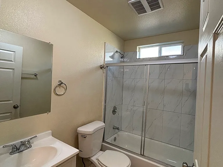 924 W 78th St — Photo 10