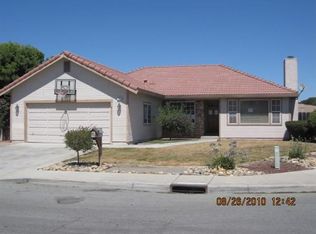 1010 Apricot Ln, Hollister, CA