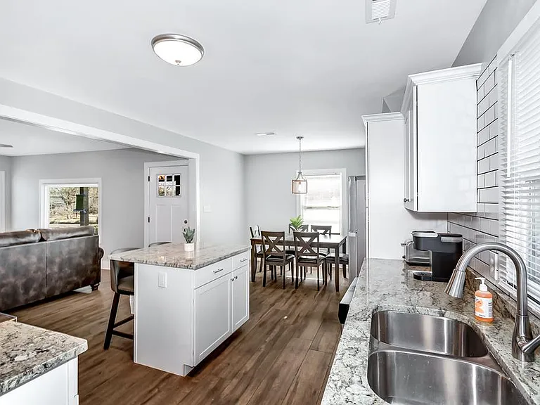 2604 Holmes Ave NW — Photo 8