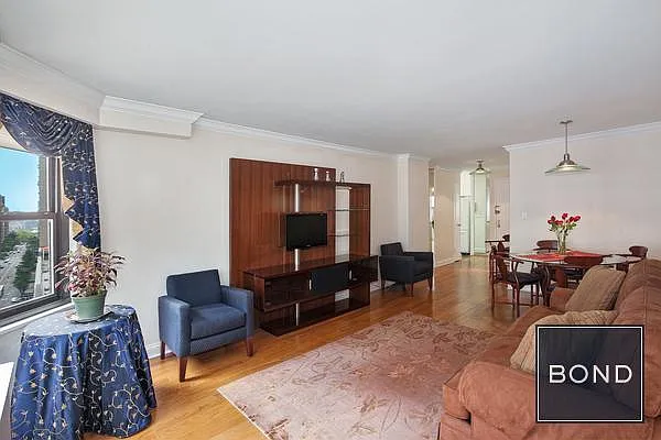 Sold by Bond New York | media 1