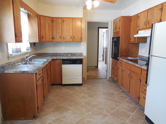 4th image of 14 Fruithill Dr