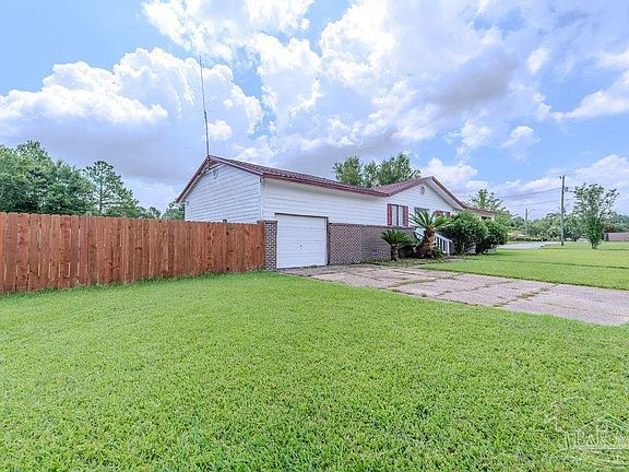 3rd image of 740 Maple Woods Cir