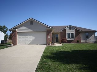 6028 Running Brook Ln, Fort Wayne, IN 46835