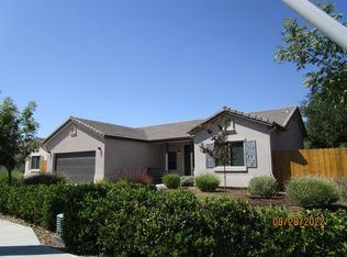 697 Sierra Ave, Clovis, CA 93612