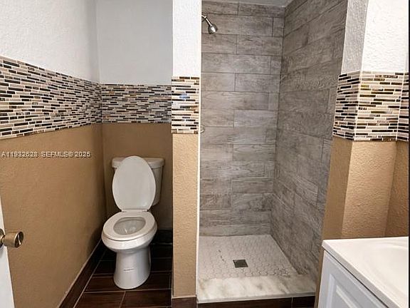 2nd image of 14405 NE 5th Ave #B