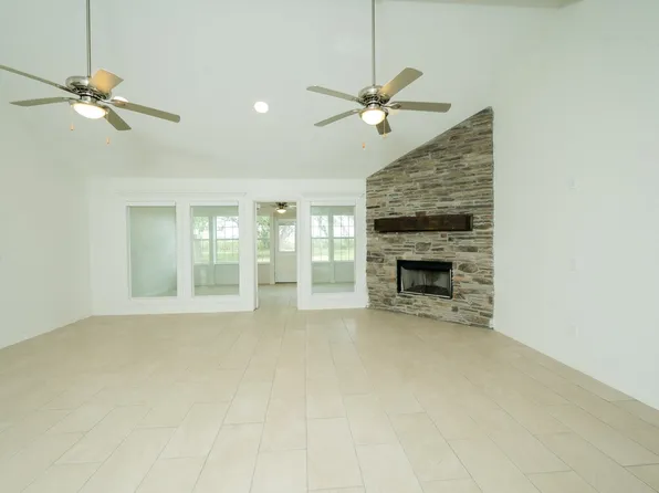 12706 Rollins Road, Winnie, TX 77665