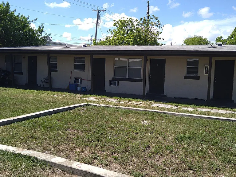 713 NW 4th Ave #2 — Photo 5