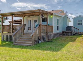 523 Copano Cove Rd, Rockport, TX 78382