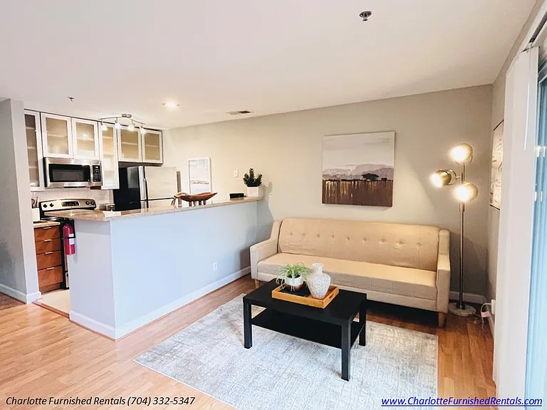 505 N Graham St #2 — Photo 8