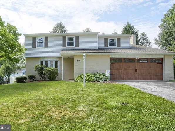 55 Old Pioneer Rd, Camp Hill, PA 17011