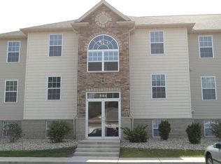 208 Briarwood Cir APT J, Laporte, IN 46350