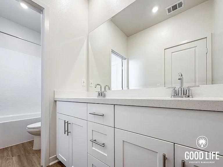 7006 Solara Way — Photo 29