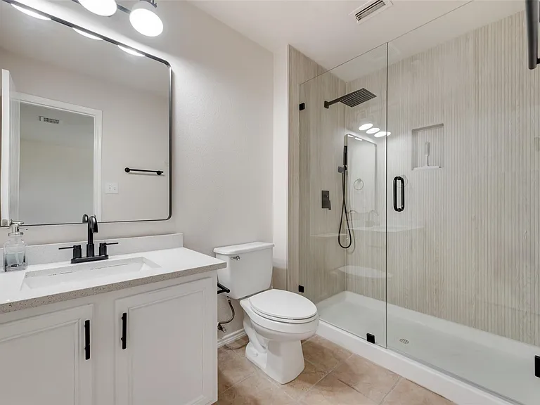 4541 Woodsboro Ln — Photo 13