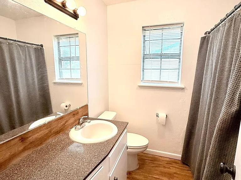 106 N Fairview St — Photo 14
