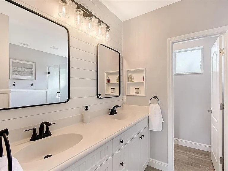 1738 Siesta Dr — Photo 23