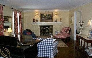 2nd image of 685 Hickory Heights Dr