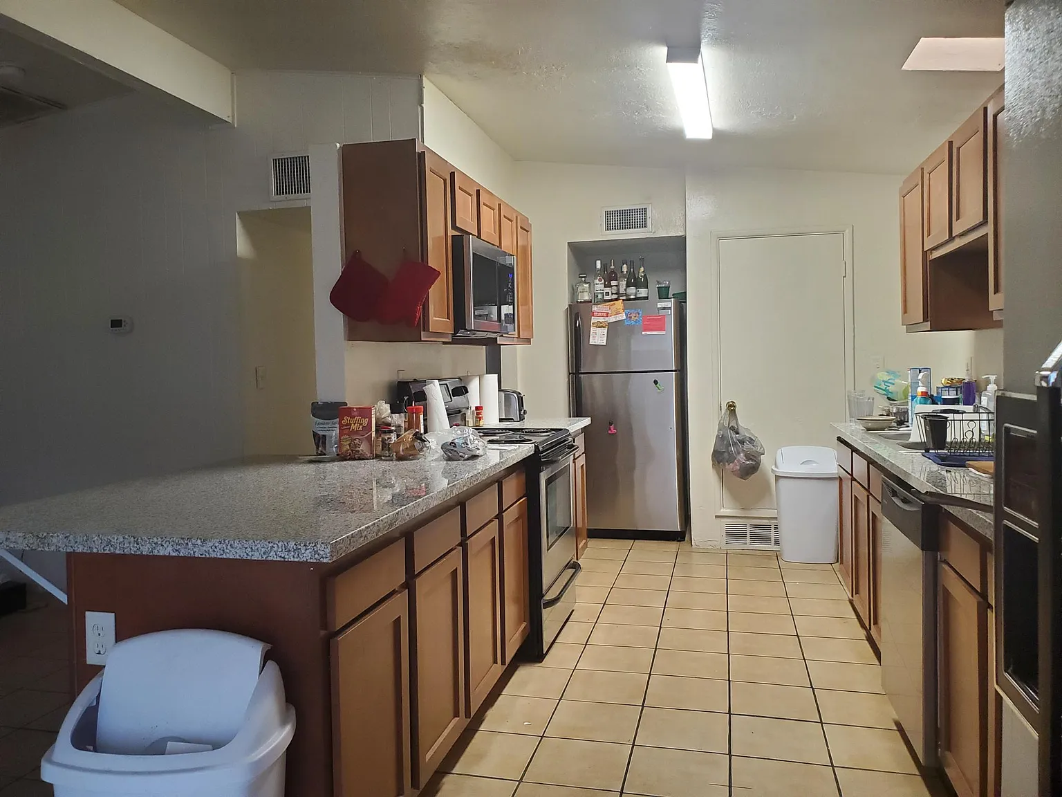 4 bed, 1400 sqft, $2,360 — Photo 3