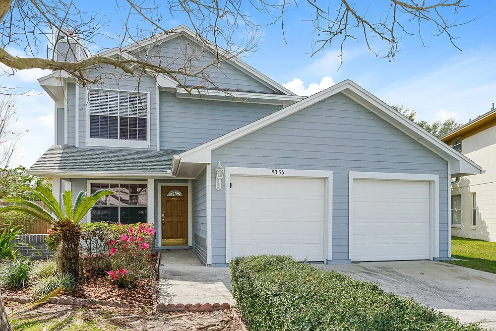 3 bed, 3.0 bath, 1878 sqft, $2,330 — Photo 1
