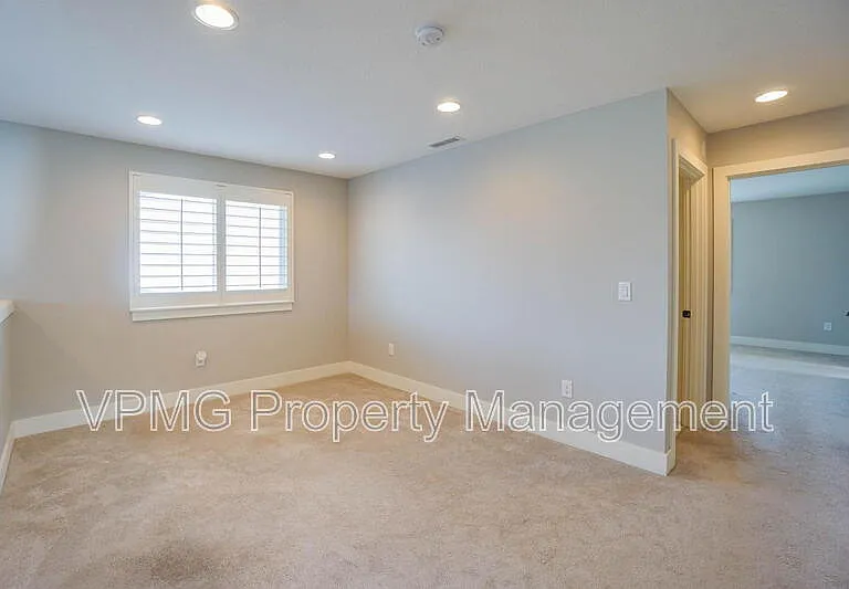 12501 NE 102nd Way — Photo 26