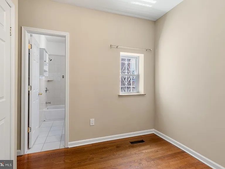 1842 McKean St — Photo 27
