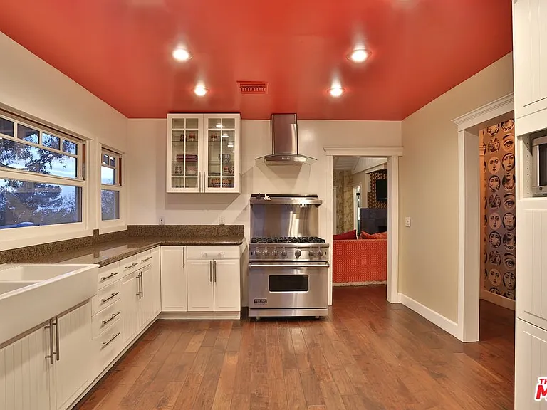 2172 Argyle Ave — Photo 19
