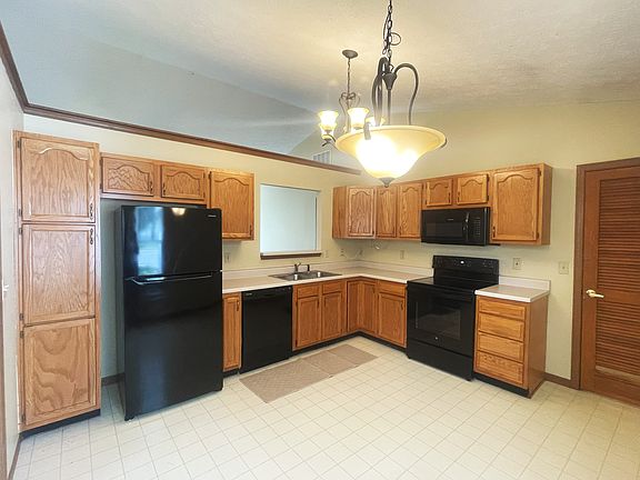 2nd image of 1804 Claybrook Ct