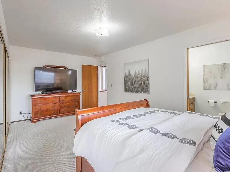 514 Willow Ave — Photo 6