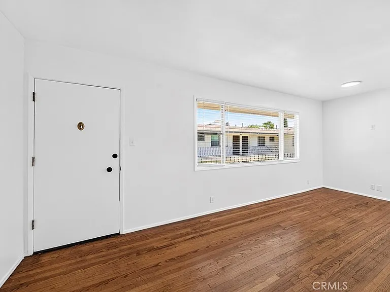 728 Cedar Ave — Photo 5