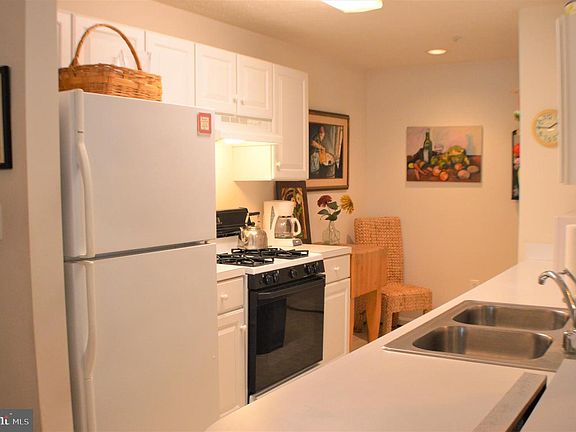 5th image of 653 Burtons Cove Way Unit 10