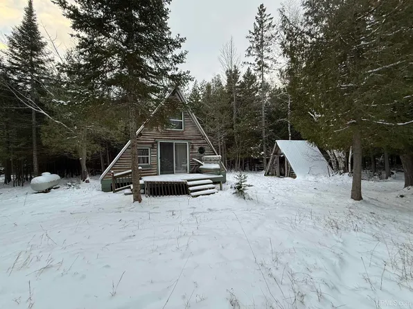 Ii Rd, Garden, MI 49835