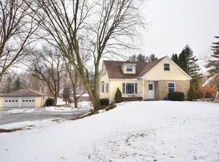 1919 Mapledale Rd, West Bend, WI 53090