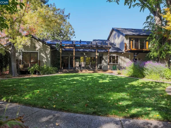 955 Hawthorne Dr, Walnut Creek, CA 94596