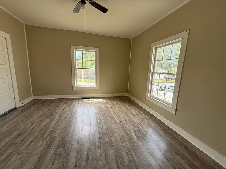 6429 N Matson St — Photo 10