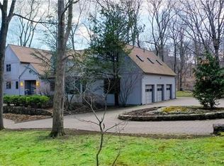 6 Algonquin Trl, Briarcliff Manor, NY 10510