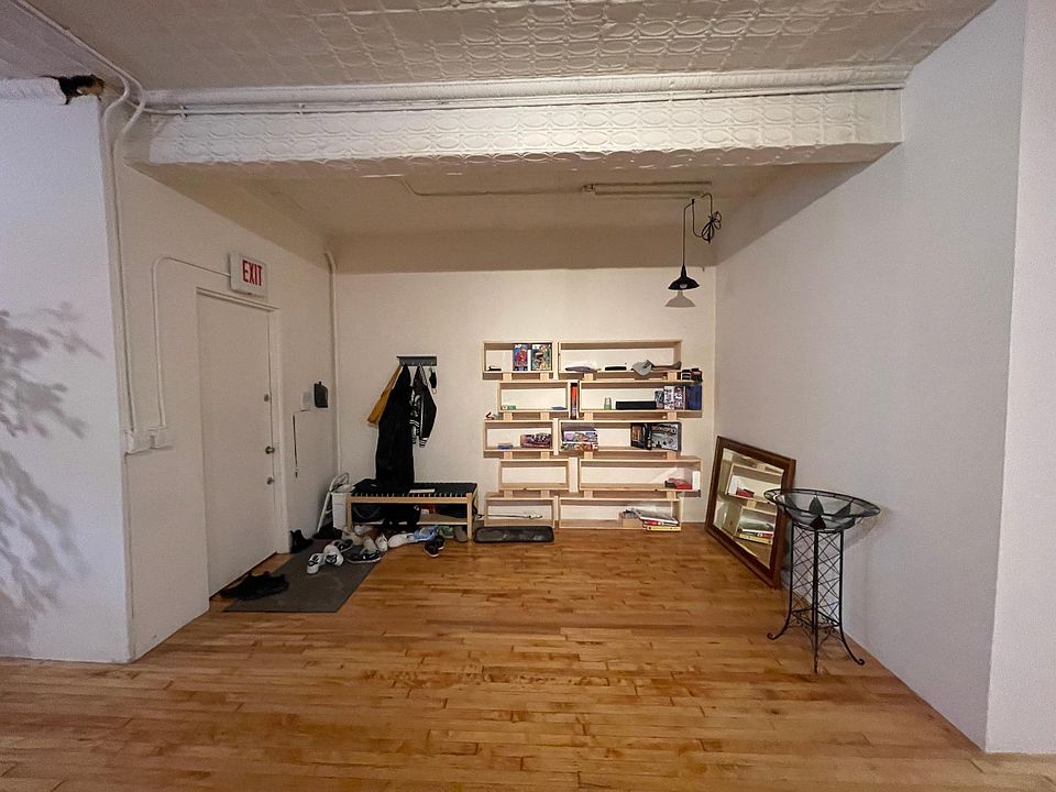1st image of 1464 N Milwaukee Ave
