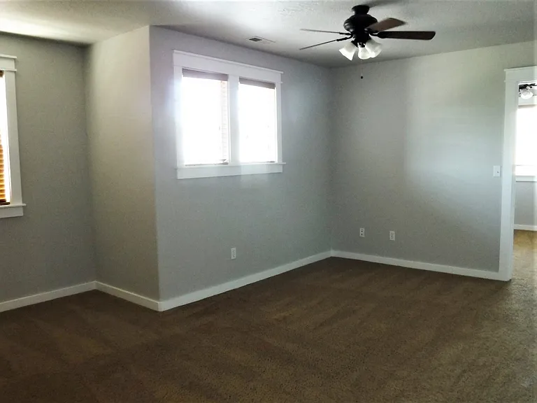 4432 N Kilee Ave — Photo 22